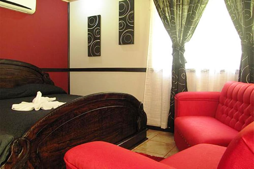 Ara Ambigua Lodge 27/50