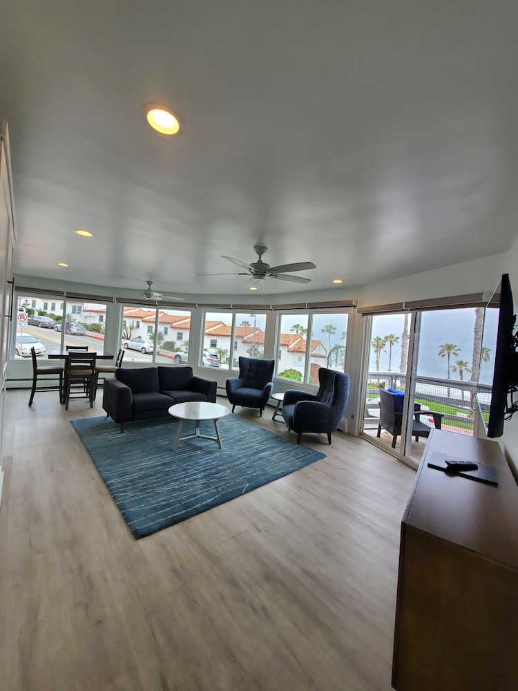 Sea Horse Resort 38/75