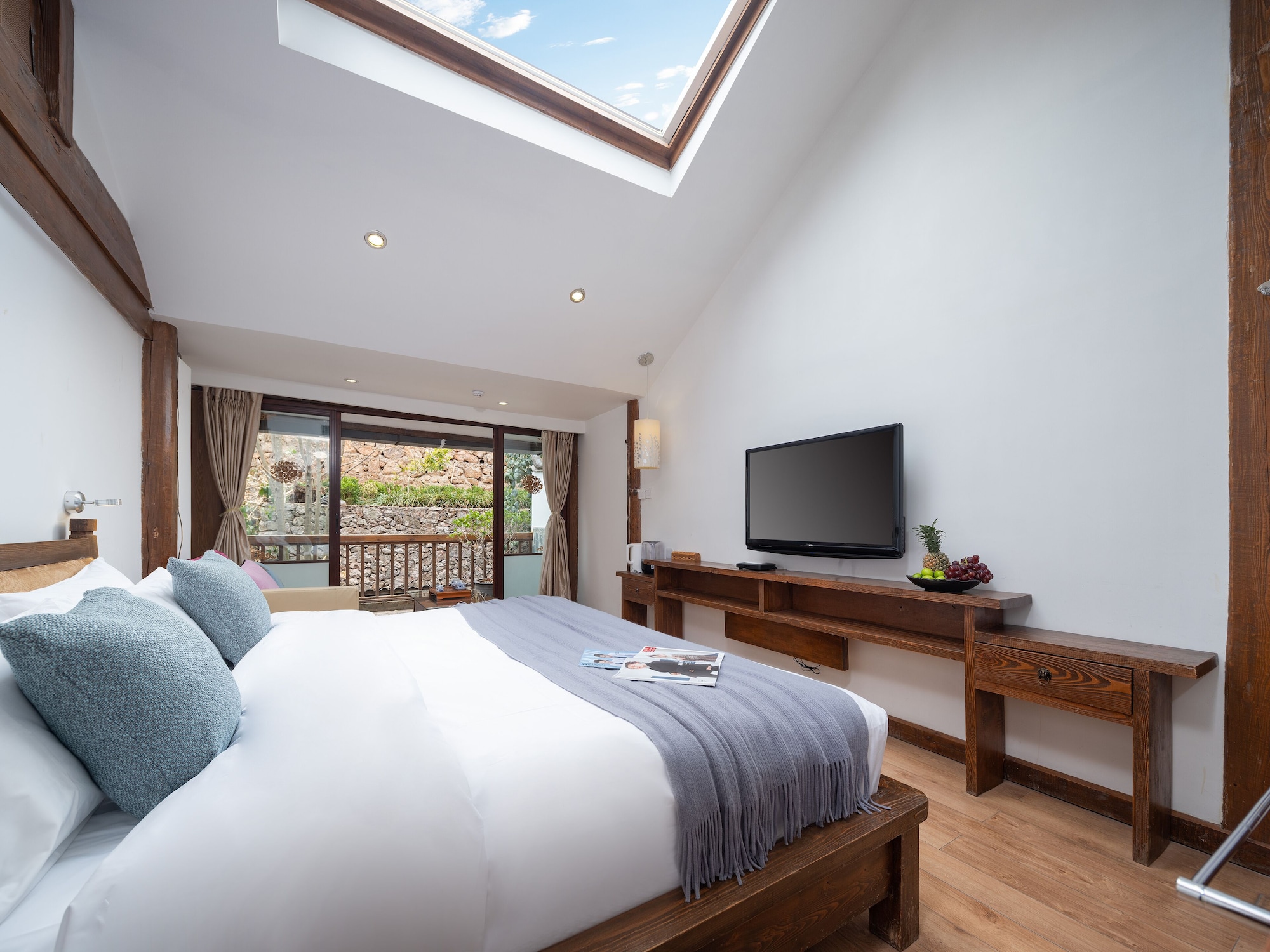 ROOM, DOUBLE BED, SKY VIEW