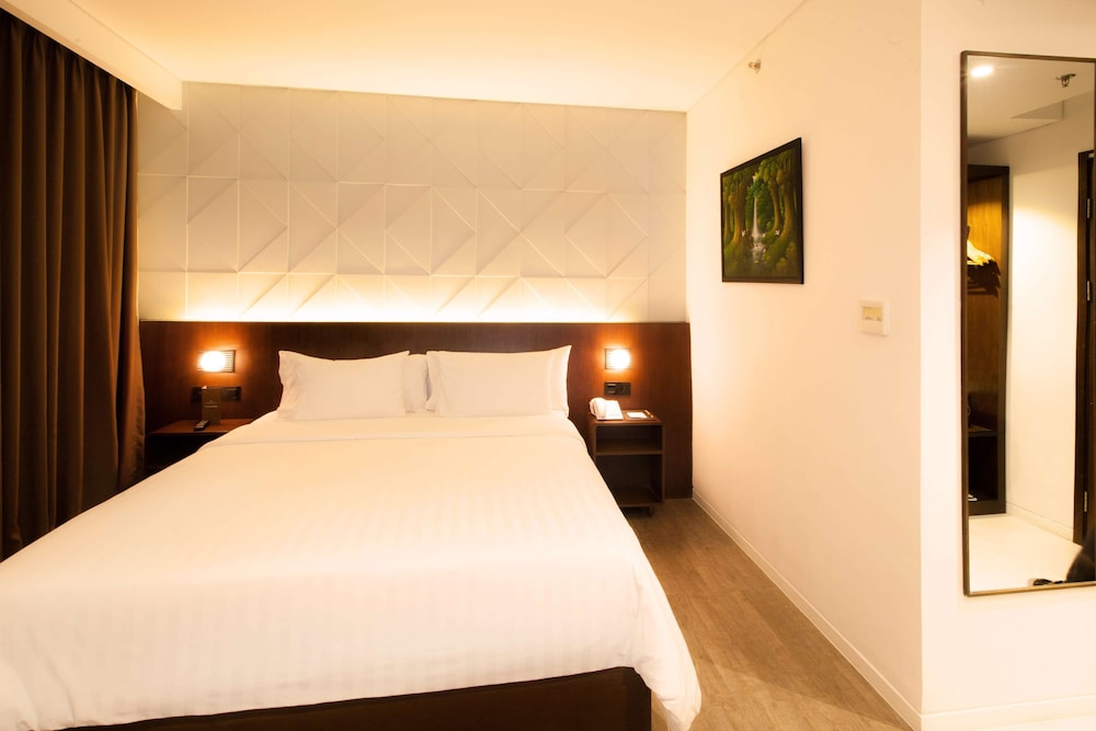 Golden Tulip Pontianak 30/64