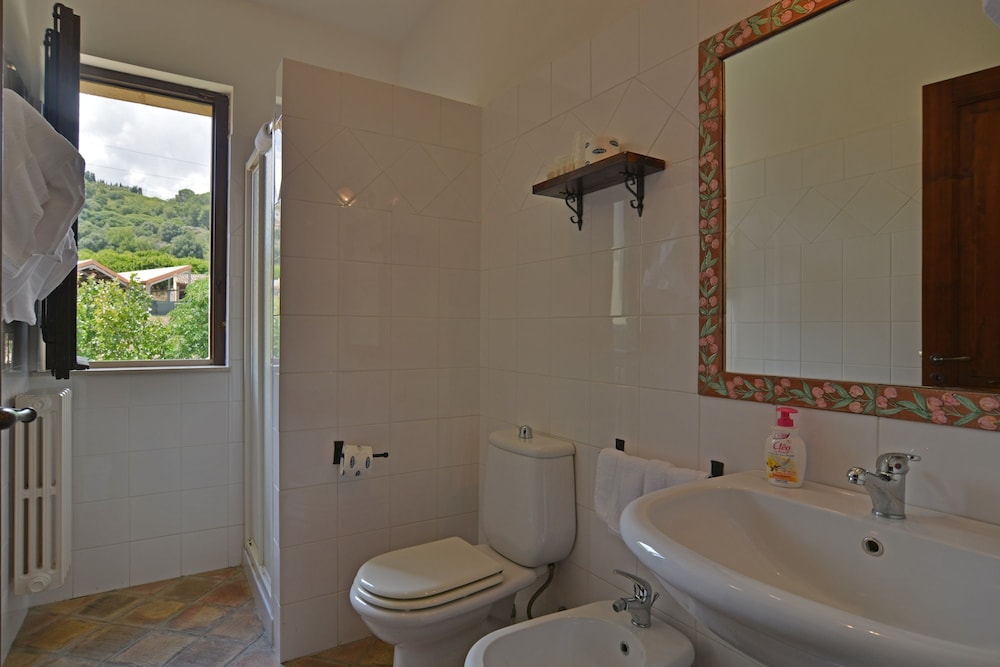 Casale Delle Rose 70/70