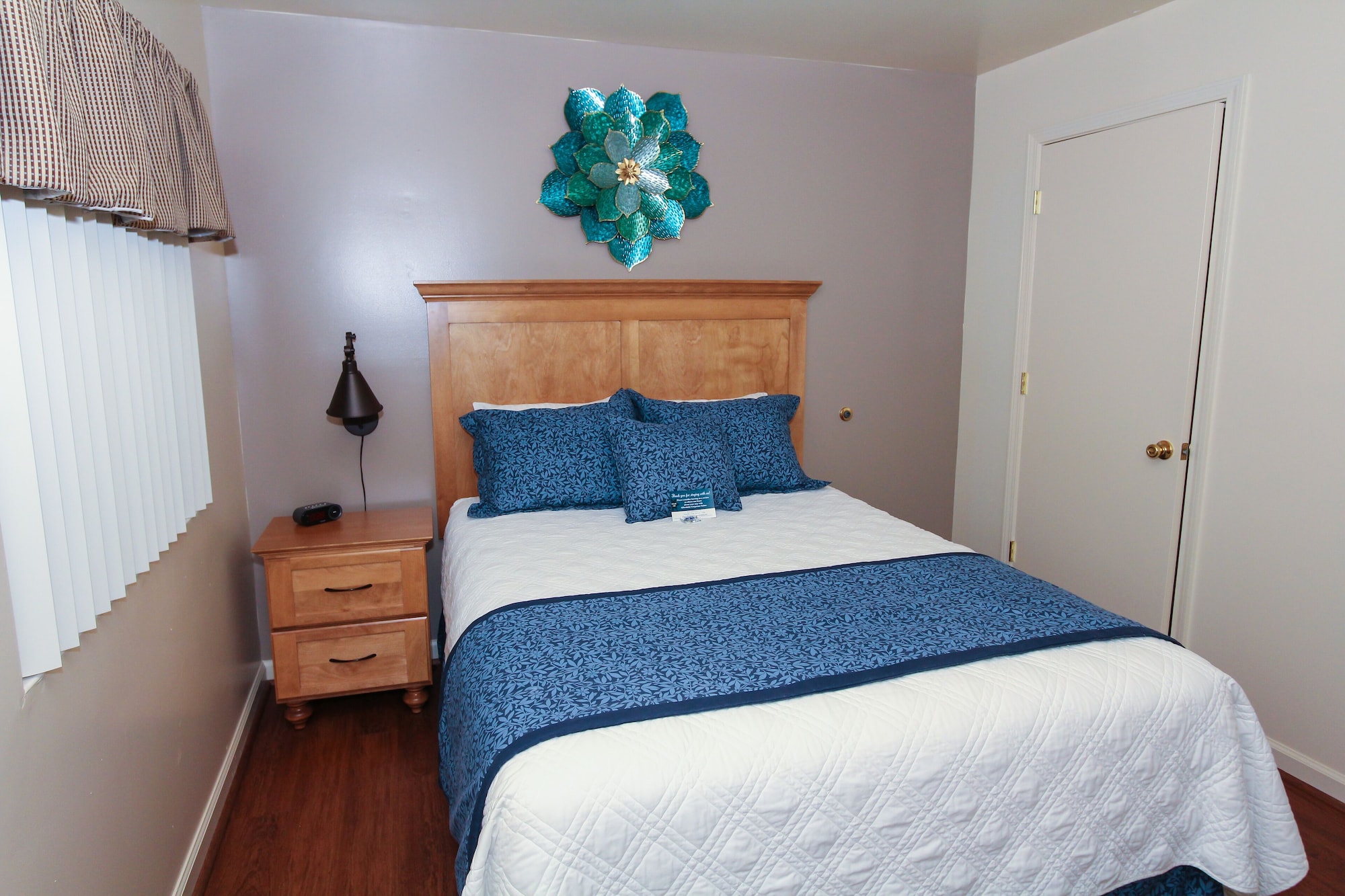1 BEDROOM, SUITE