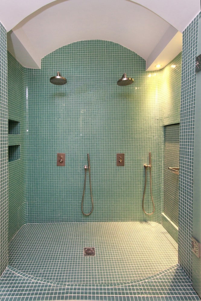 Allure Suites 30/30