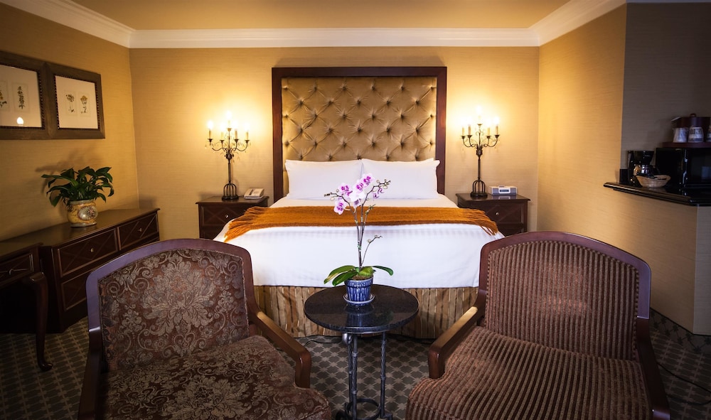 Best Western Plus Sunset Plaza Hotel 64/83