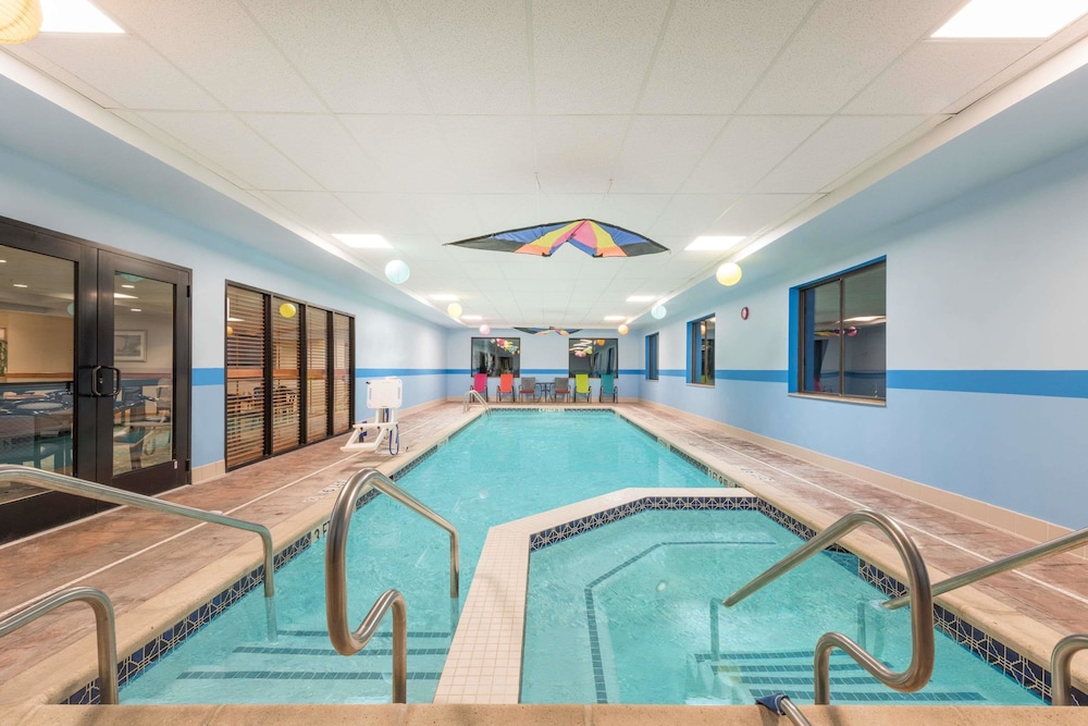 Wingate By Wyndham York 15/27
