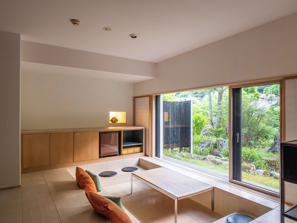 JAPANESE, SUITE, PRIVATE BATHROOM, GROUND FLOOR