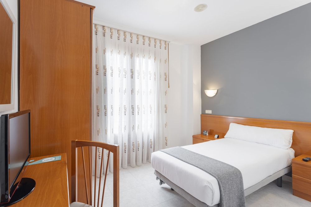 Hotel Maria de Molina 17/50
