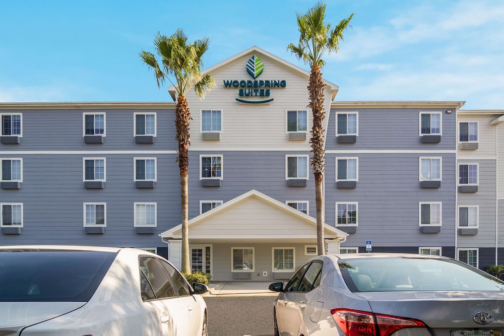 WoodSpring Suites Jacksonville East 295 Cruise Port photo2
