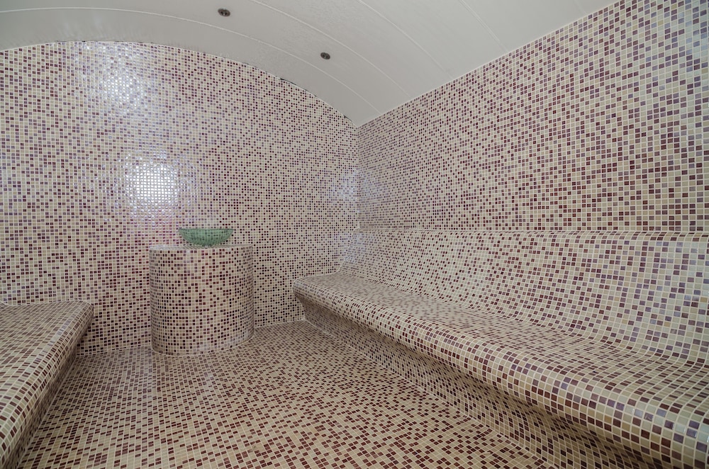 The Lumos Deluxe Resort Hotel and Spa 32/60