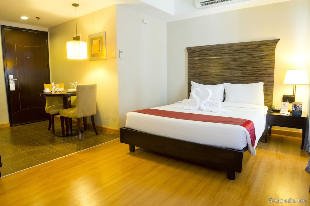 Lancaster Hotel Manila 10/45