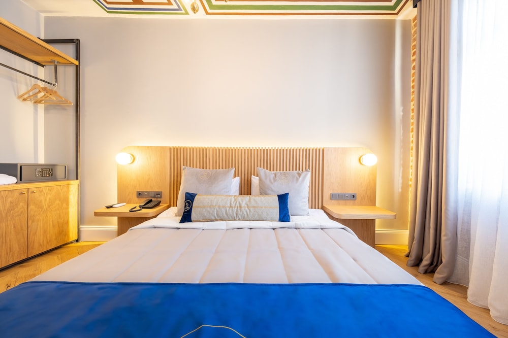 Hotel Balo 12/50