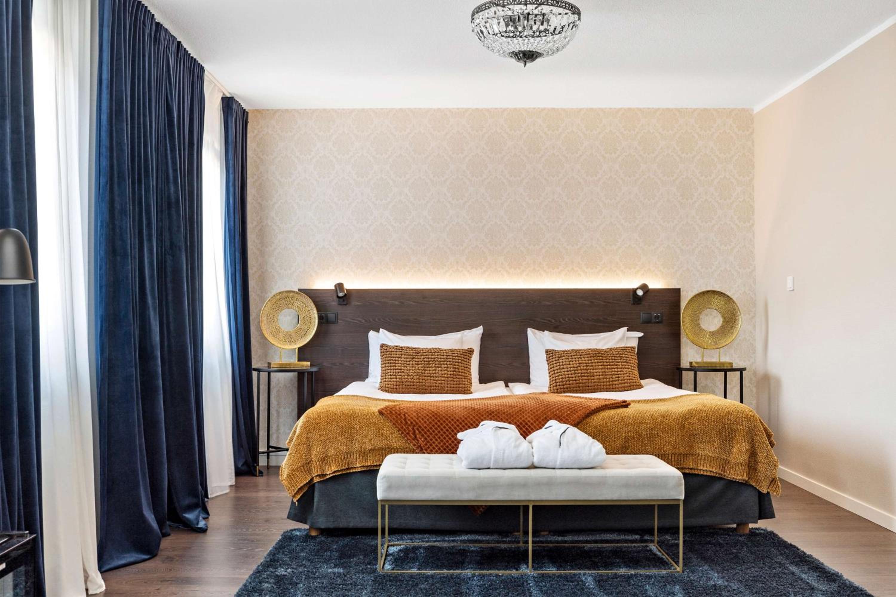 Superior, King Bed
