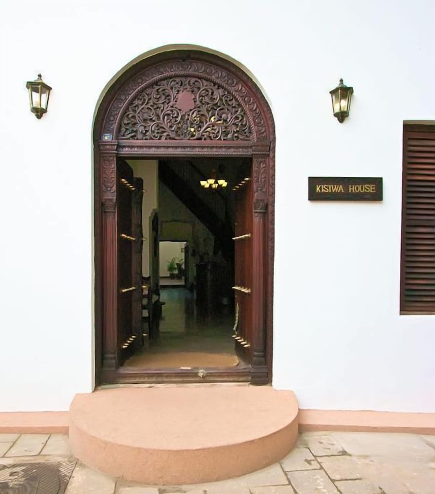 Kisiwa House 1/40