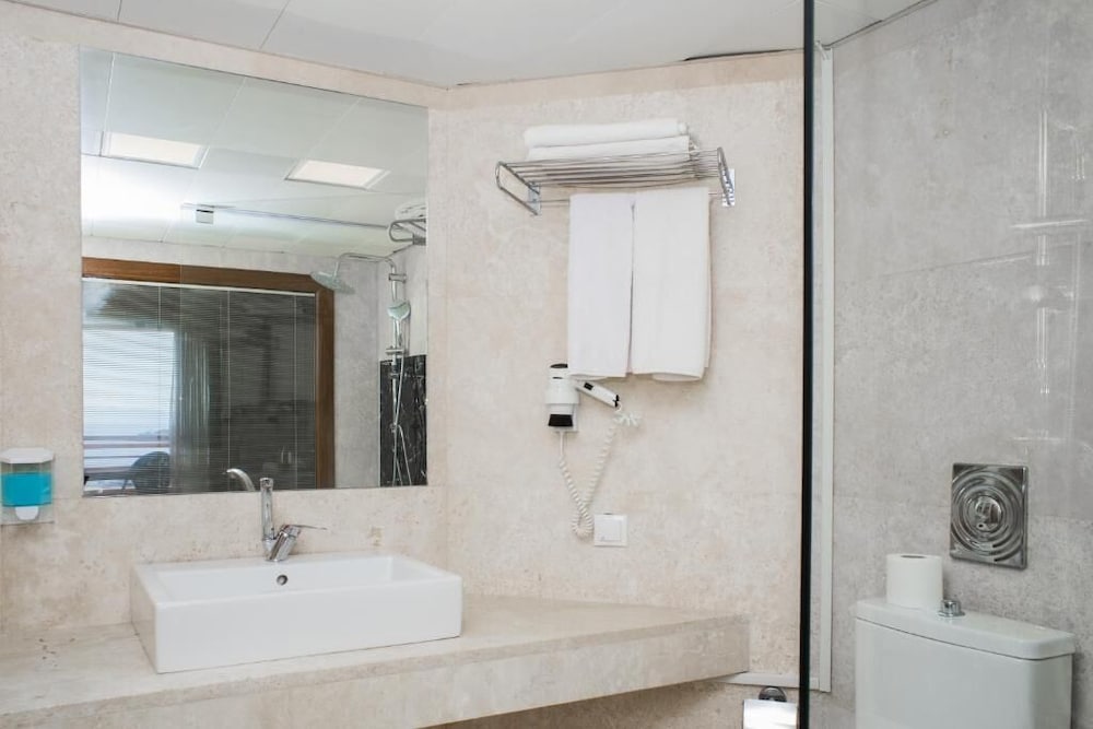 Suhan Seaport Hotel 39/42