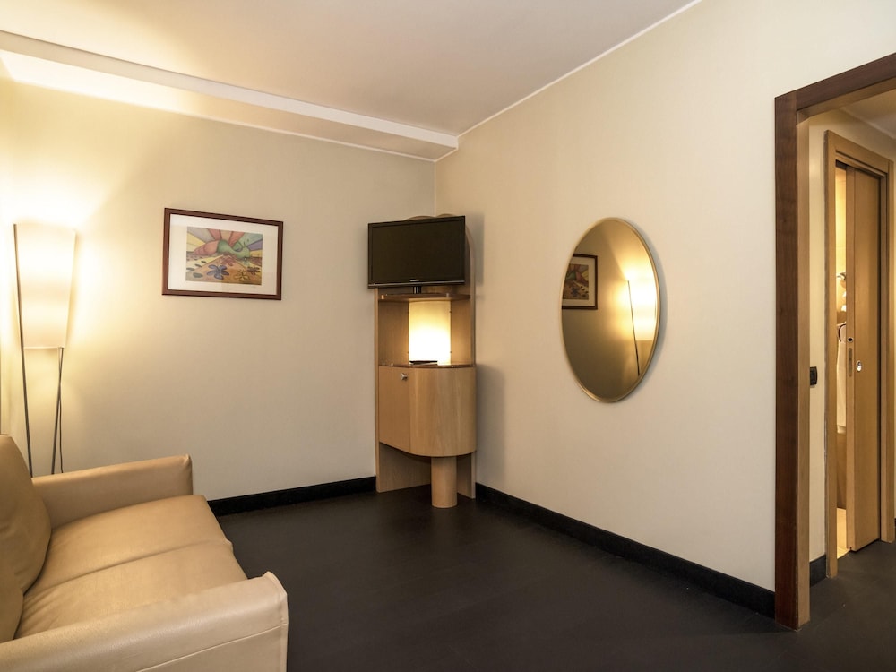 Mercure Roma West 45/73