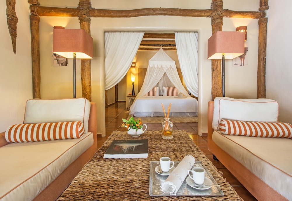 Ser Casasandra Boutique Hotel 56/78