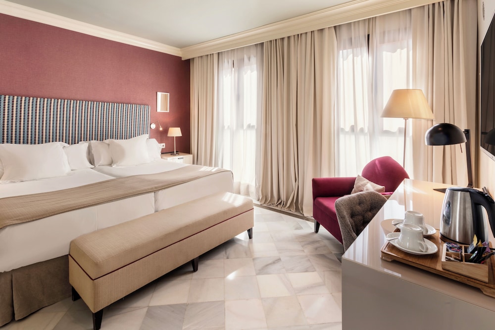 غرفة ثلاثية، Vincci Albayzin Hotel 4/10