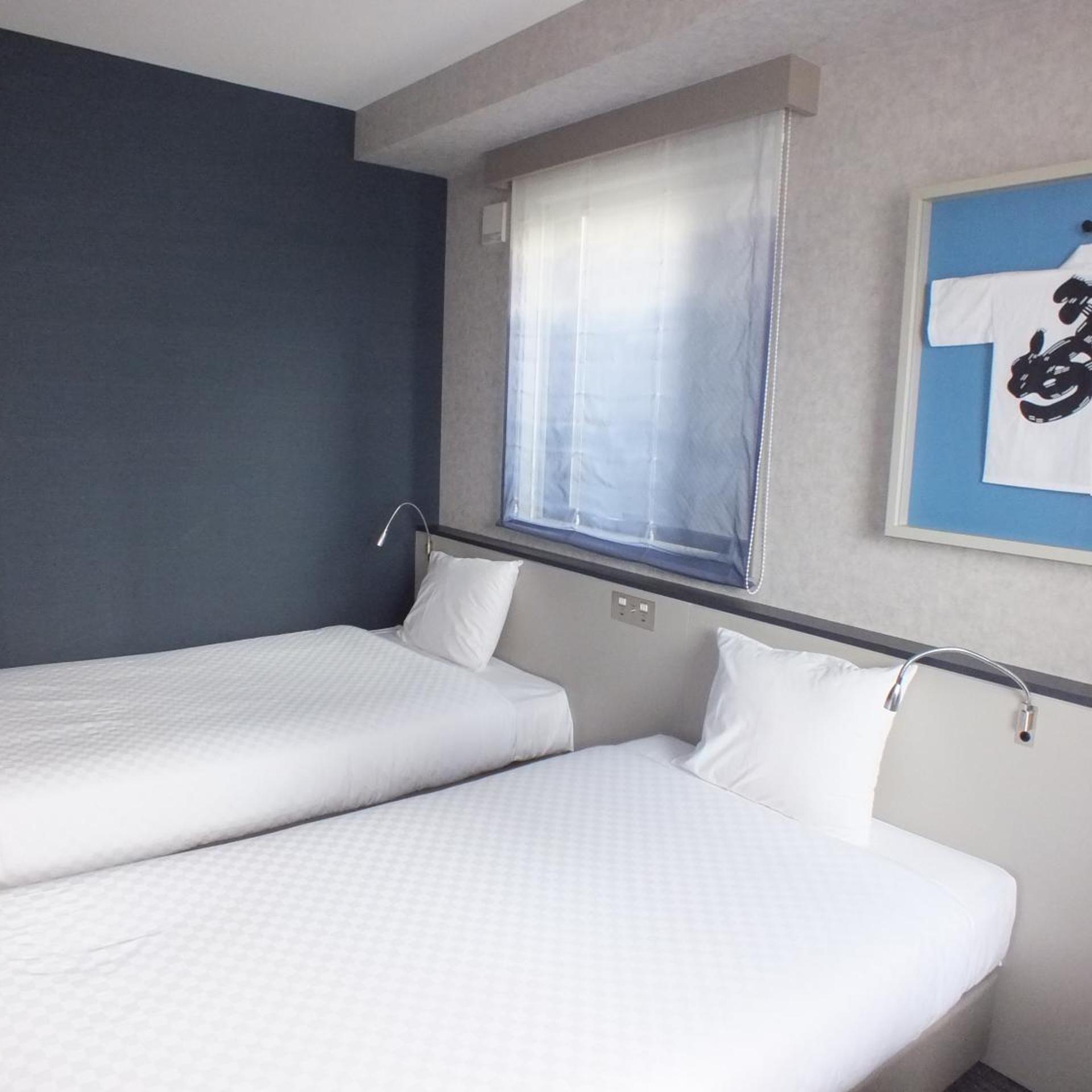 Concept, Twin Beds