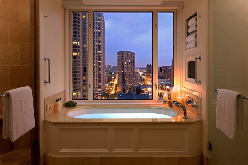 The Peninsula Chicago Hotel 10/55