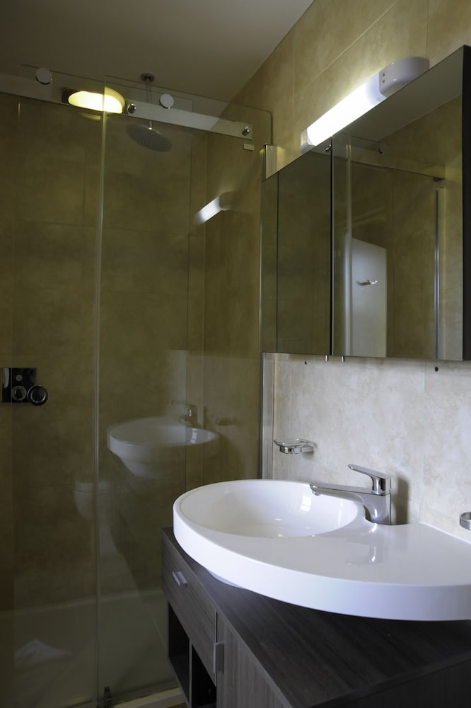 Kings Cross Inn Hotel 32/46