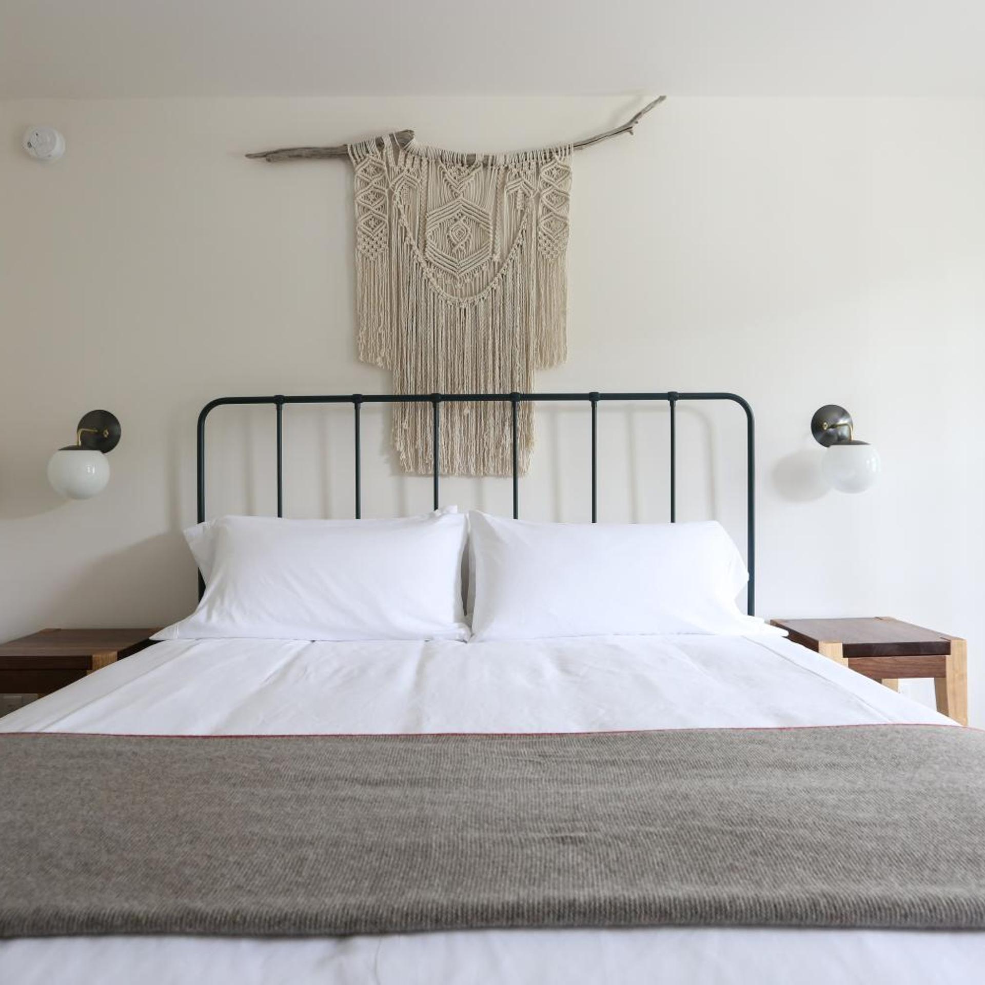 Surf, King Bed