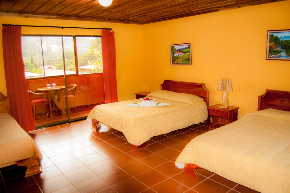Hotel Cipreses 36/62