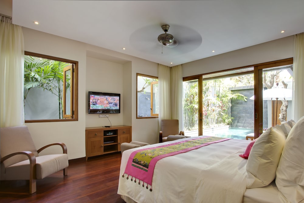 3 BEDROOMS, VILLA, PRIVATE POOL