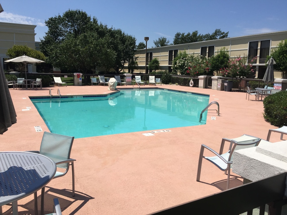 Holiday Inn Lumberton North - I-95, an IHG Hotel 5/41