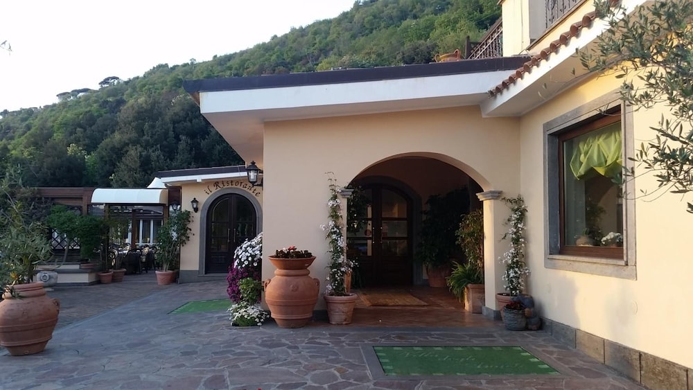 Hotel Villa Degli Angeli 7/57