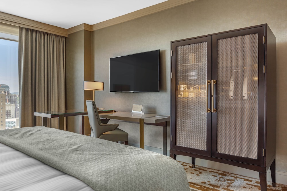 Omni Louisville Hotel 23/88