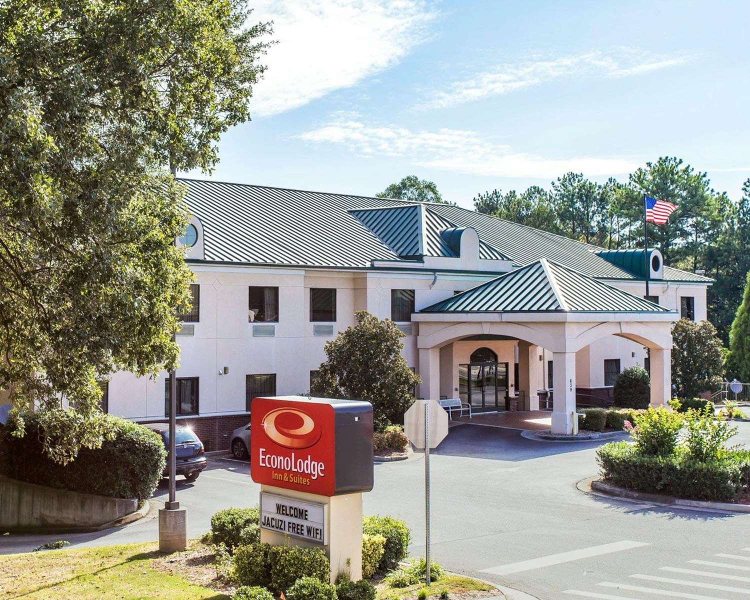 Econo Lodge Inn & Suites Marietta near Dobbins ARB 4/45