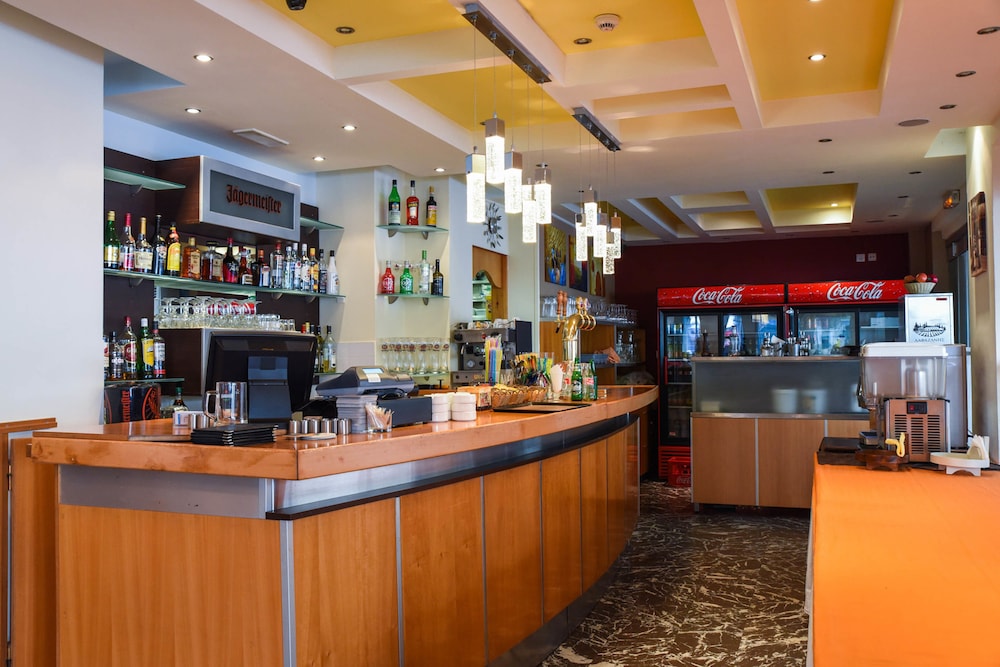 Vassilia Hotel 21/25