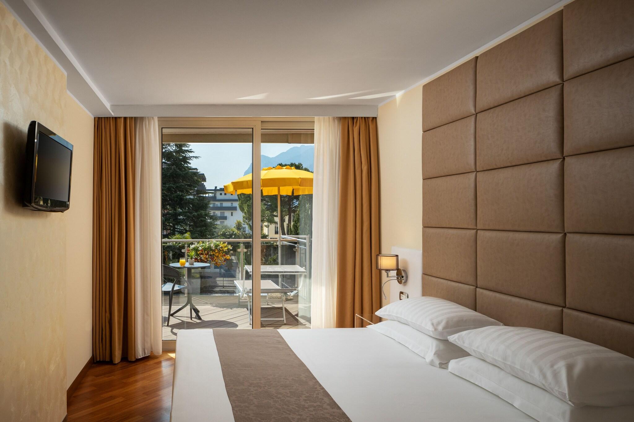 Superior, Queen Bed