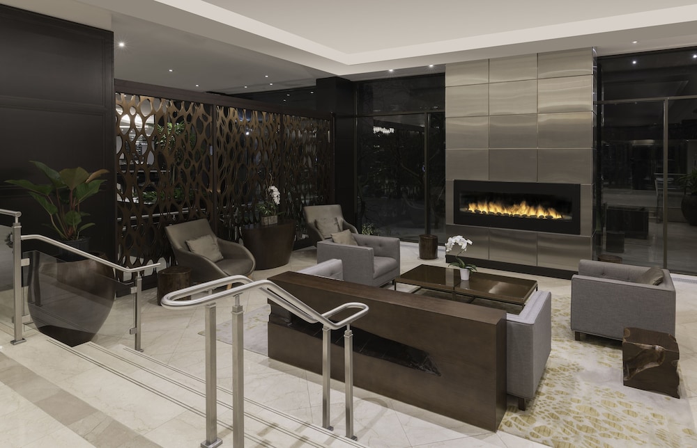 Crowne Plaza Toronto – North York 34/70