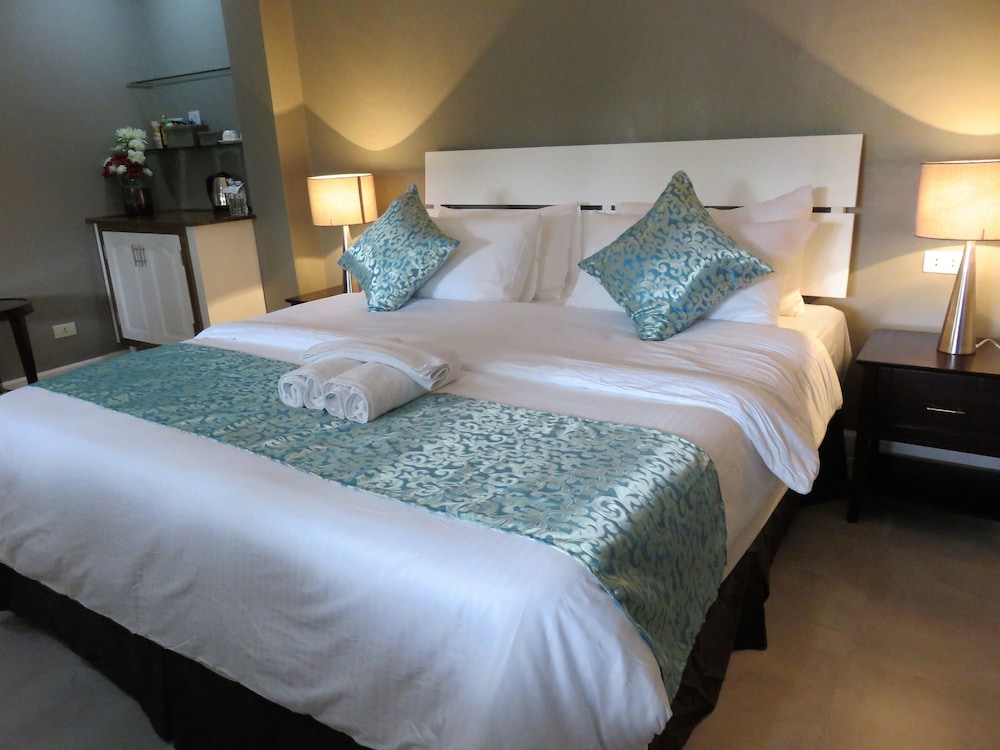 Kav's Beach Resort 30/69