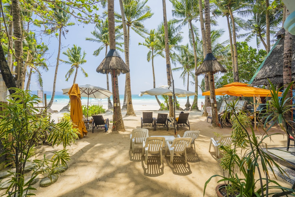 Royal Park Resort Hotel 43/51