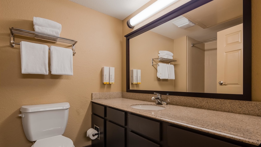 Alexandria Inn and Suites and Conference Center 6/32