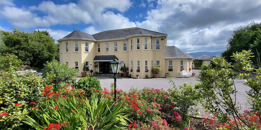 Brook Manor Lodge 2/32