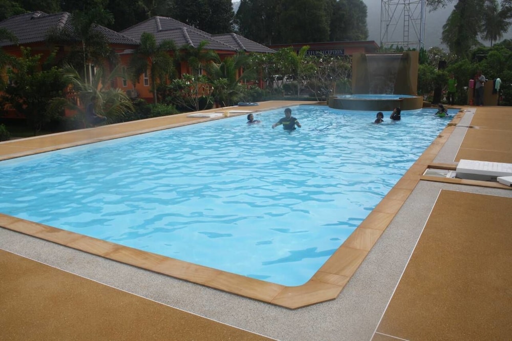 Tamarind Twin Resort 32/49