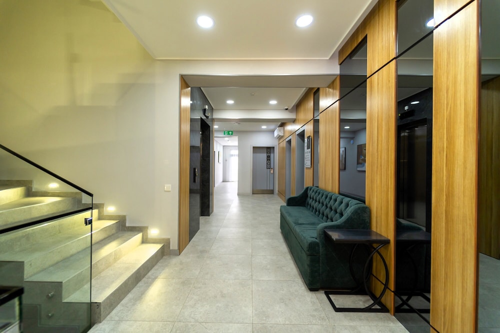 Nuovo Boutique Hotel 61/80