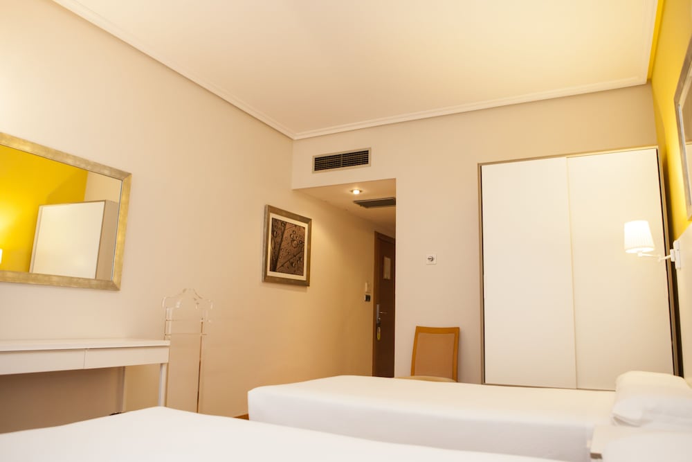Hotel Sercotel Tres Luces 11/62