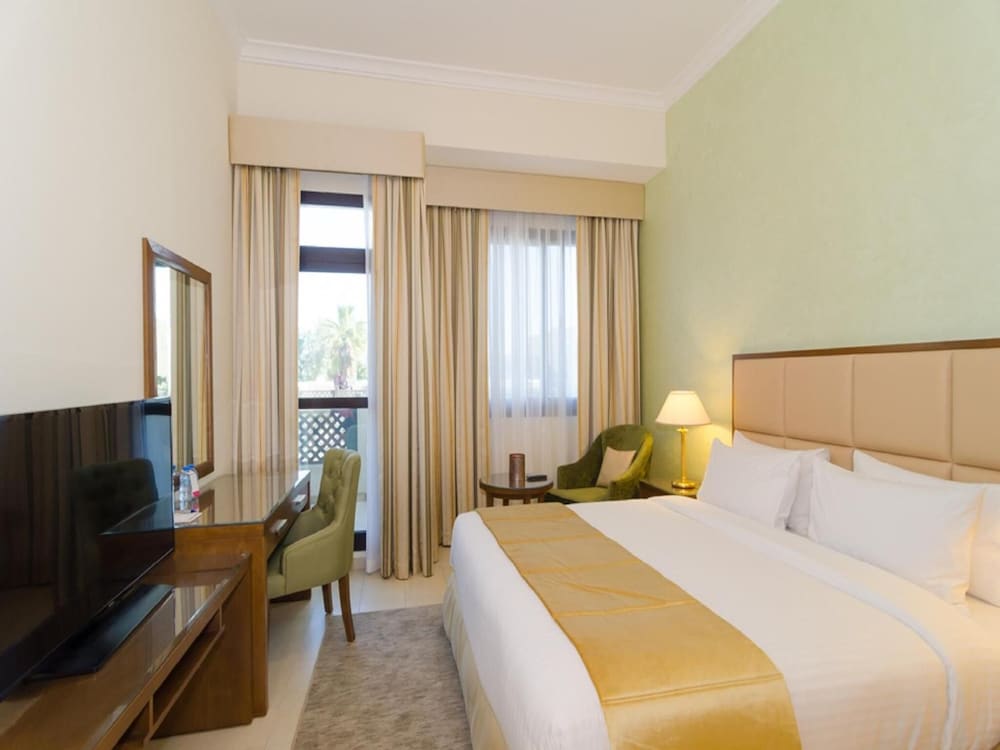 Superior, King Bed, Beach Front