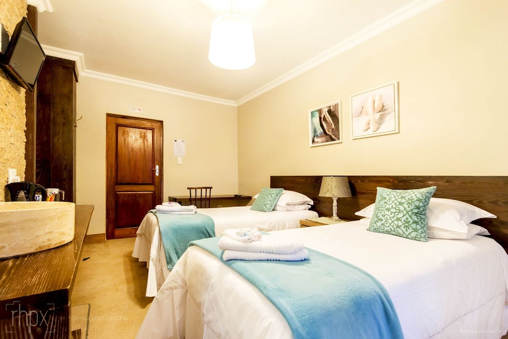 OR Tambo Guest House 20/49