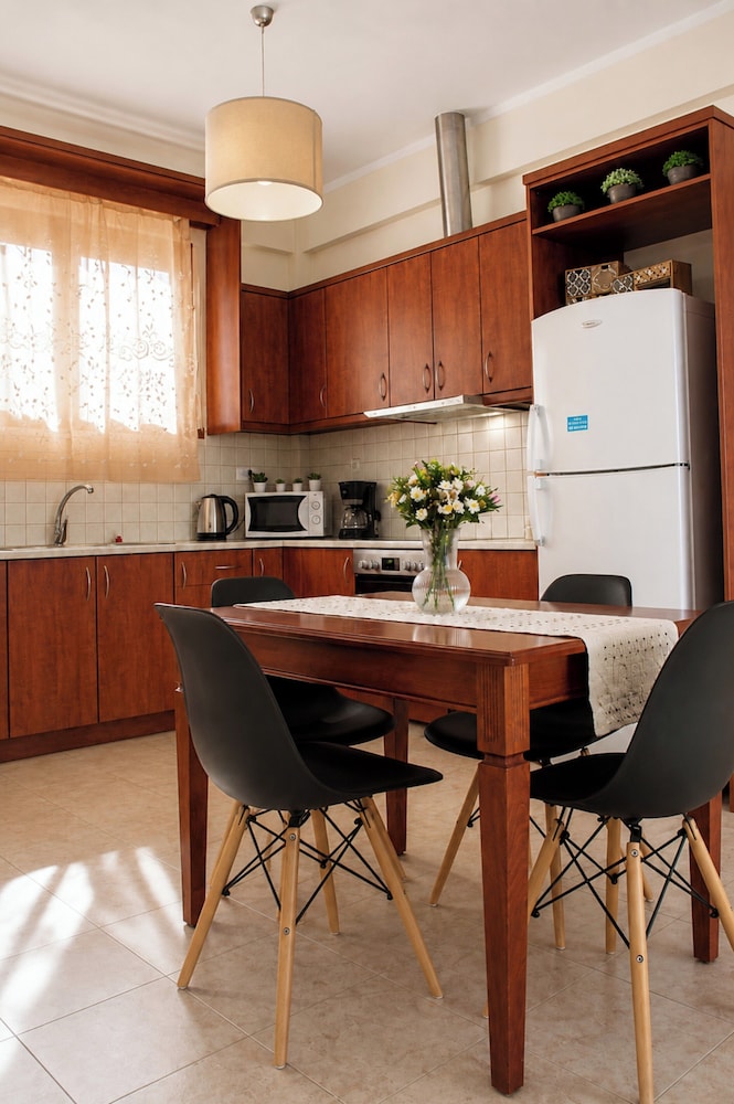 Xristina's Apartments 40/50