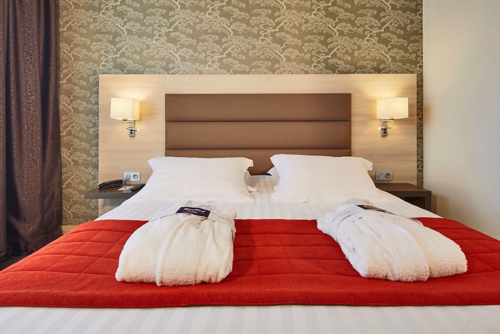 Kyriad Prestige Lyon Est Saint Priest Eurexpo Hotel And Spa 24/72