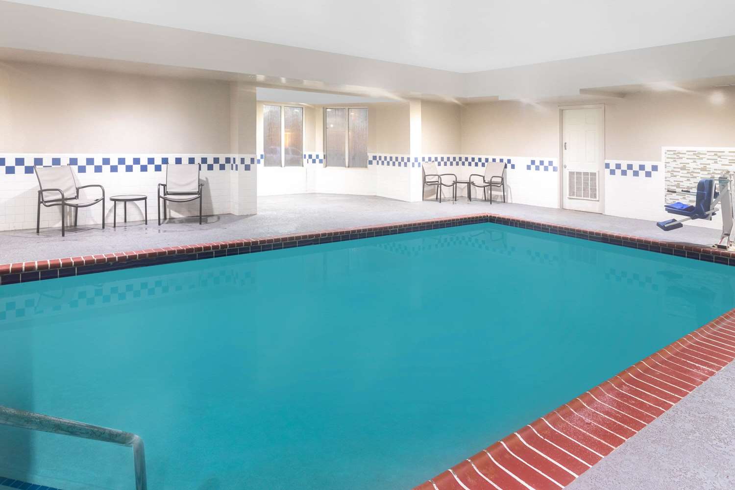 La Quinta Inn & Suites by Wyndham Hopkinsville 16/41
