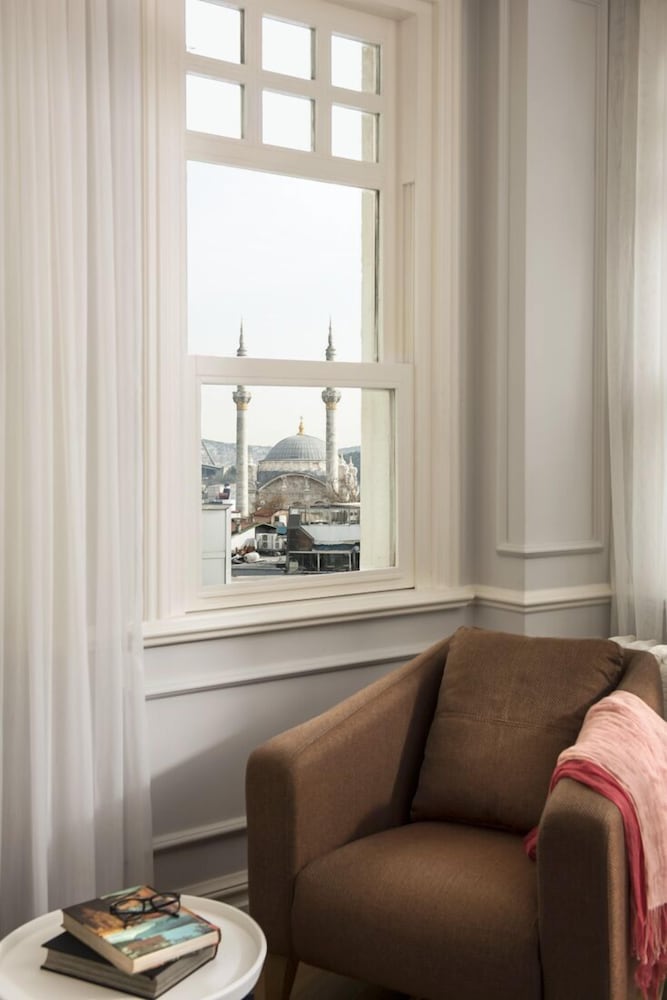 Nevv Bosphorus Hotel & Suites 48/68