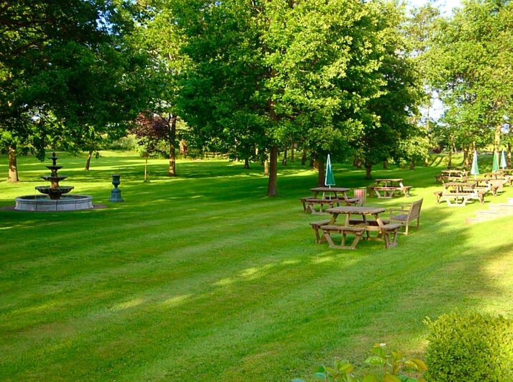 The Boars Head Hotel 43/49