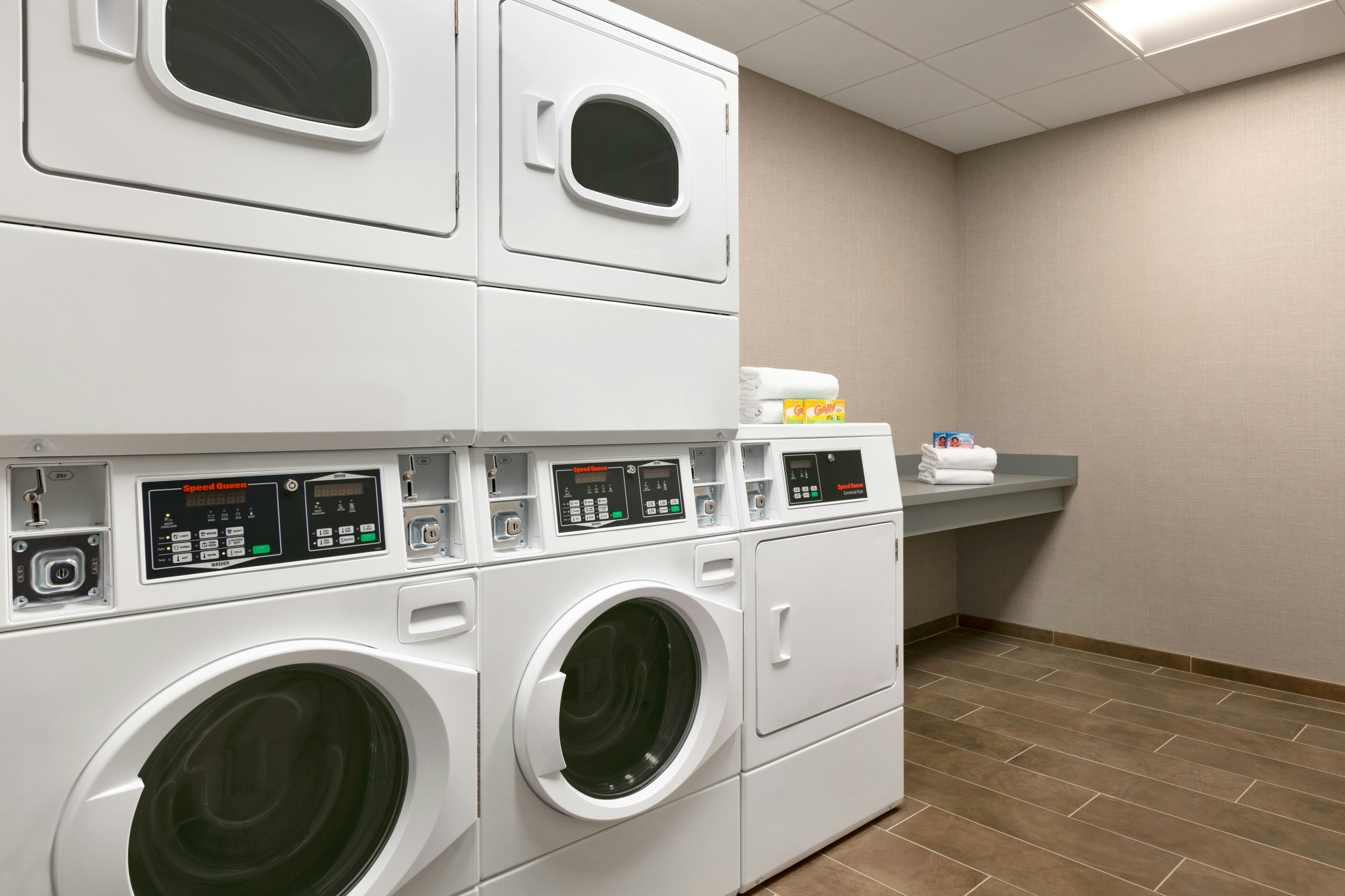Hampton Inn Suites Johns Creek 25/47