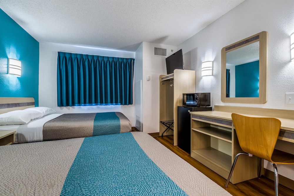 Motel6 West Des Moines, IA 26/52